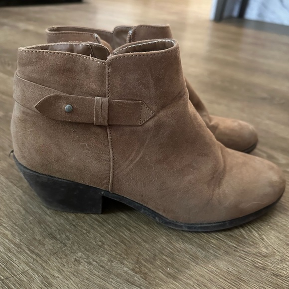 Call it spring size 10 worn a couple times - Picture 1 of 2